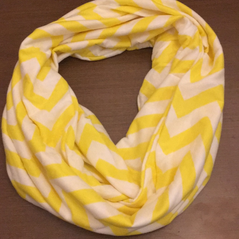 Bundle 2 for $10💕 Scarf